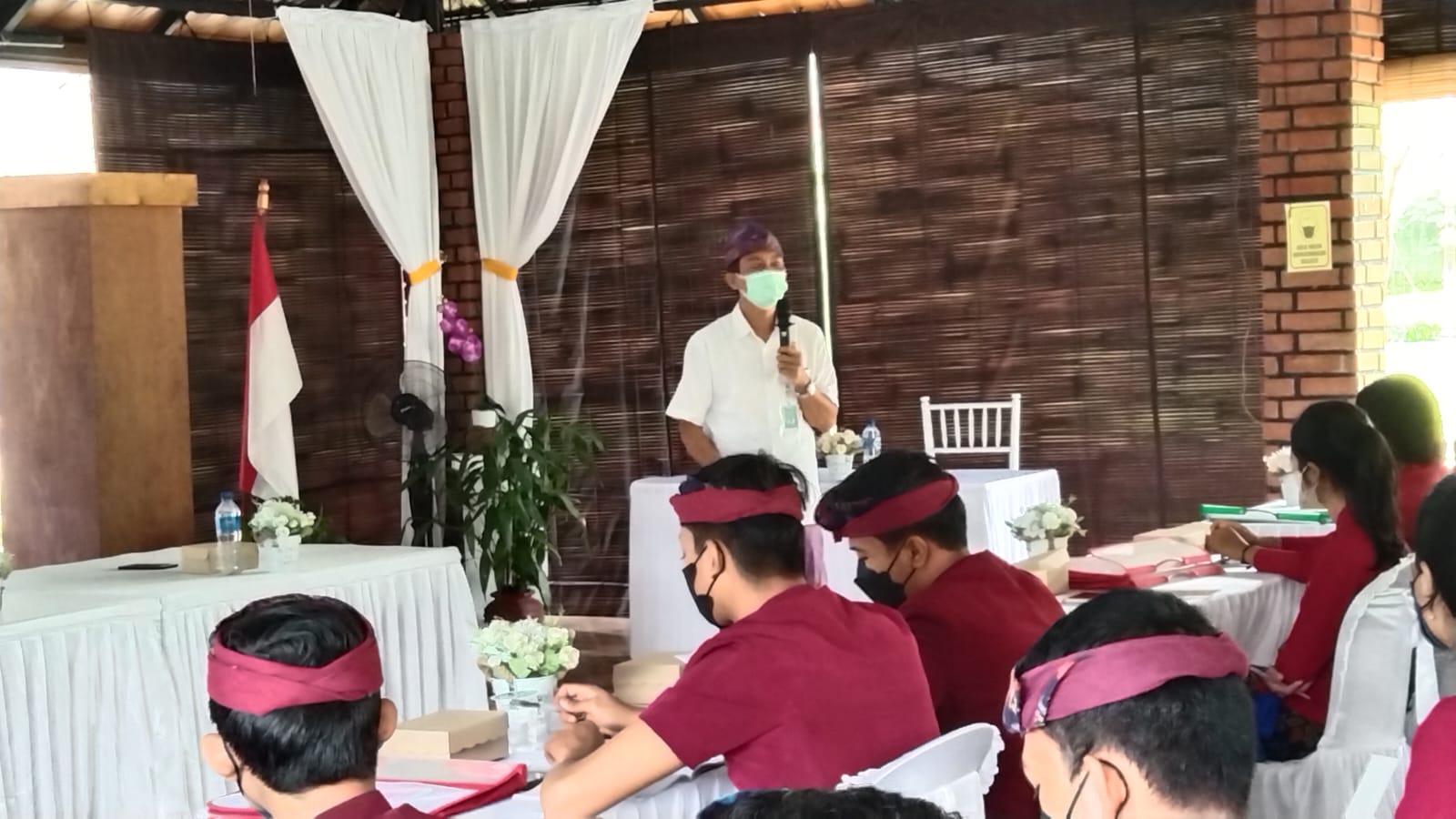 Komunikasi, Informasi dan Edukasi ( KIE ) Keamanan Obat dan pangan bagi Siswa SMA Saraswati Klungkung