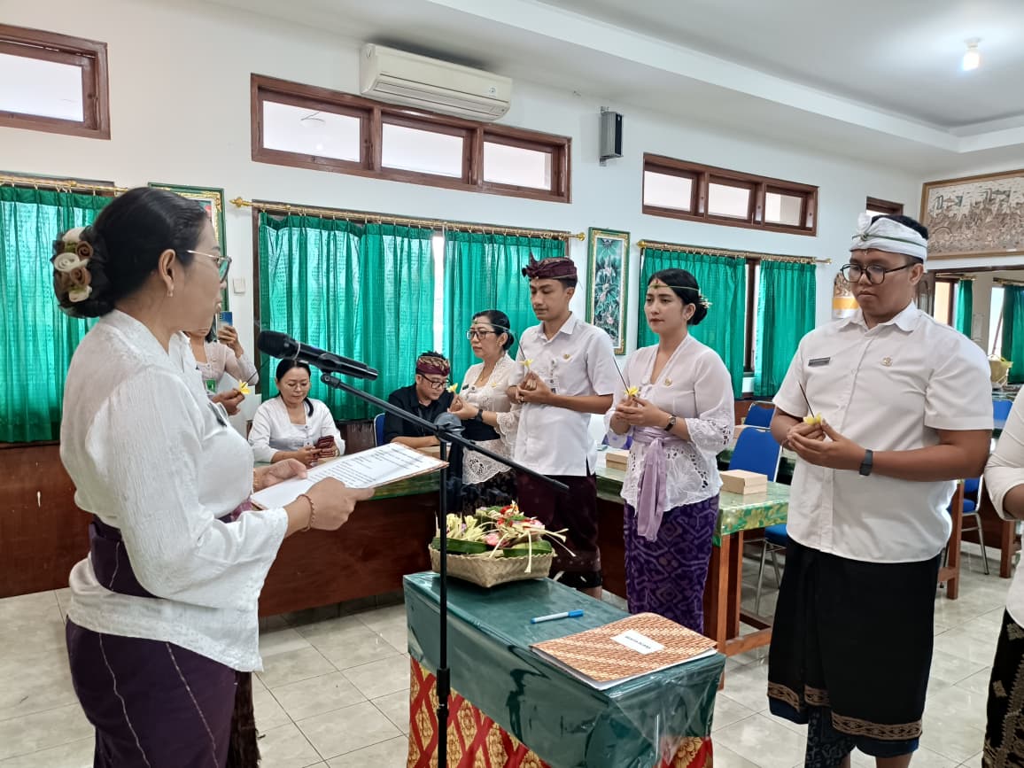 Pengambilan Sumpah dan Pelantikan Pejabat Fungsional Kesehatan di lingkungan Dinas Kesehatan Kabupaten Klungkung