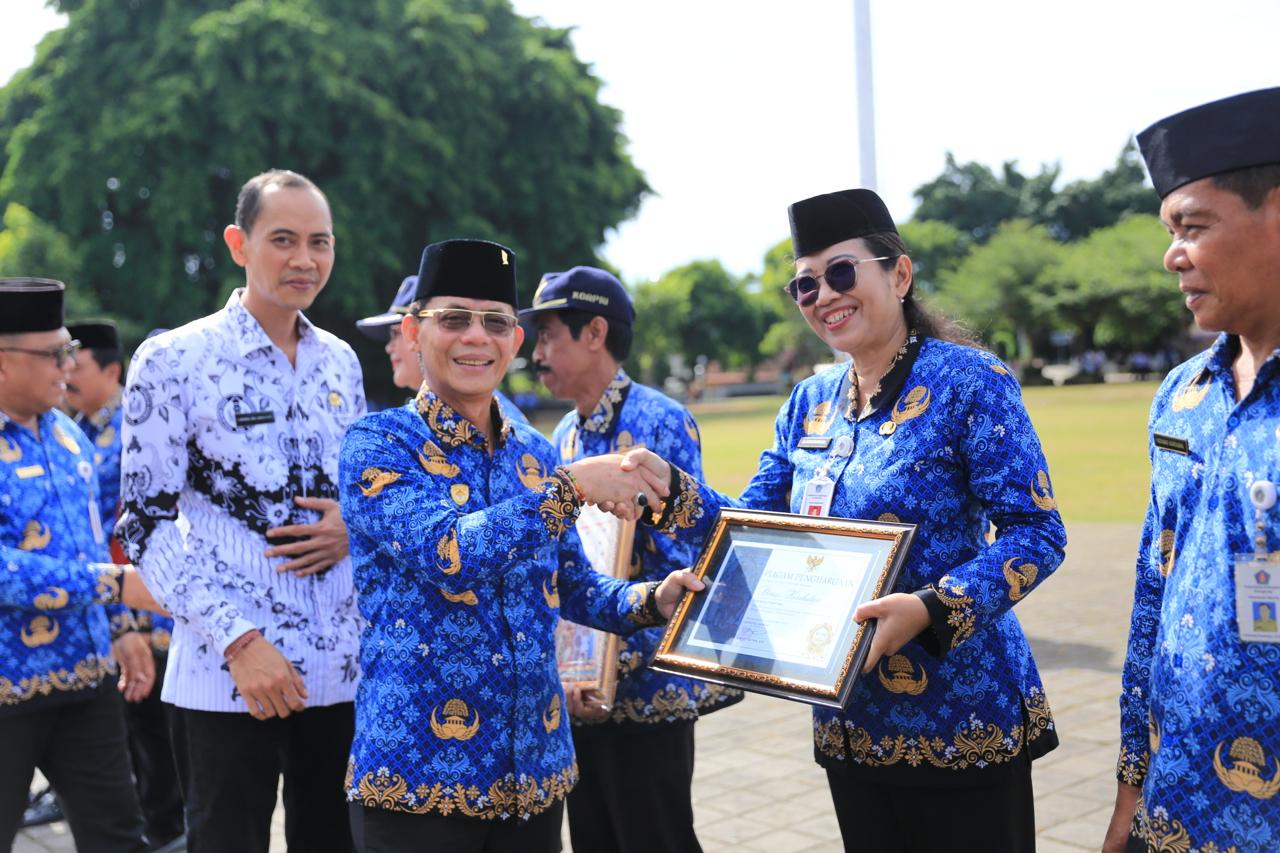 Dinas Kesehatan Kabupaten Klungkung kembali menorehkan prestasi membanggakan dengan meraih Peringkat 1 Pelaksanaan Reformasi Birokrasi (RB) tingkat Kabupaten Klungkung Tahun 2025.